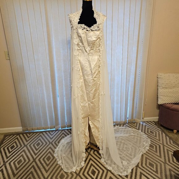 Ian Stuart Beige Wedding Dress 8 - Picture 1 of 8